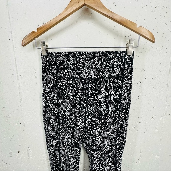 Lululemon Size 4 Wunder Under High-Rise Tight 28" Full-On Luxtreme Floral Spritz - Picture 4 of 13